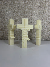 Load image into Gallery viewer, Crucifix 'Faith' Candle 