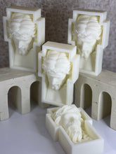 Load image into Gallery viewer, Jesus Crown of Thorns Candle