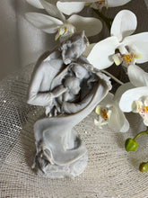 Load image into Gallery viewer, Holy Family Modern Candle