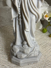 Load image into Gallery viewer, Mary Praying Candle - Large