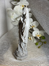 Load image into Gallery viewer, Mary Praying Candle - Large