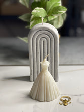 Load image into Gallery viewer, Bride Candle