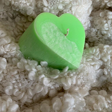 Load image into Gallery viewer, Heart Candle