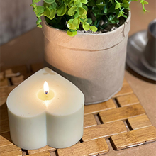 Load image into Gallery viewer, Heart Candle