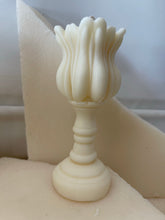 Load image into Gallery viewer, Standing Tulip Candle