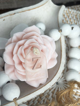 Load image into Gallery viewer, Rose Flower Candle
