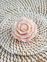 Load image into Gallery viewer, Rose Flower Candle
