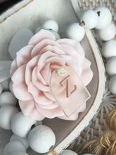 Load image into Gallery viewer, Rose Flower Candle
