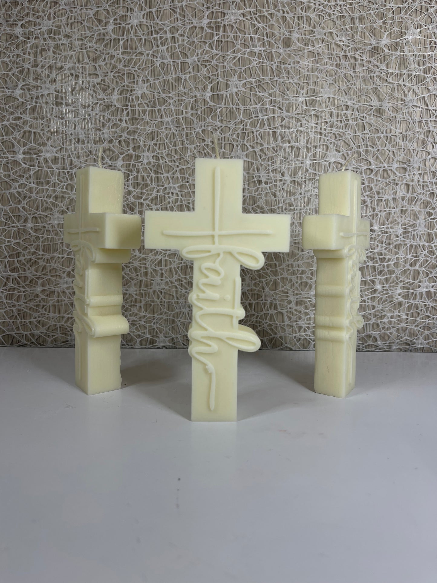 Crucifix 'Faith' Candle ￼