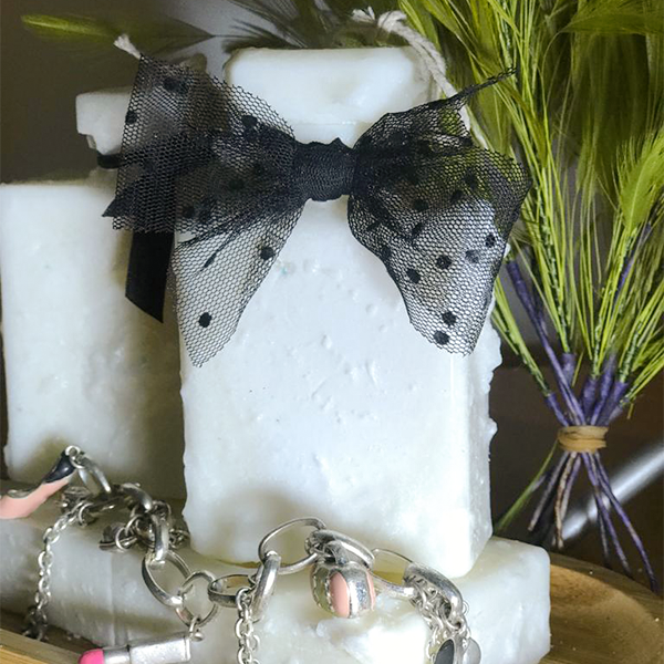 Perfume 'Gabrielle' Candle