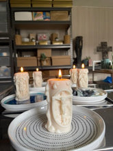 Load image into Gallery viewer, Shepherd 3D Pillar Candle
