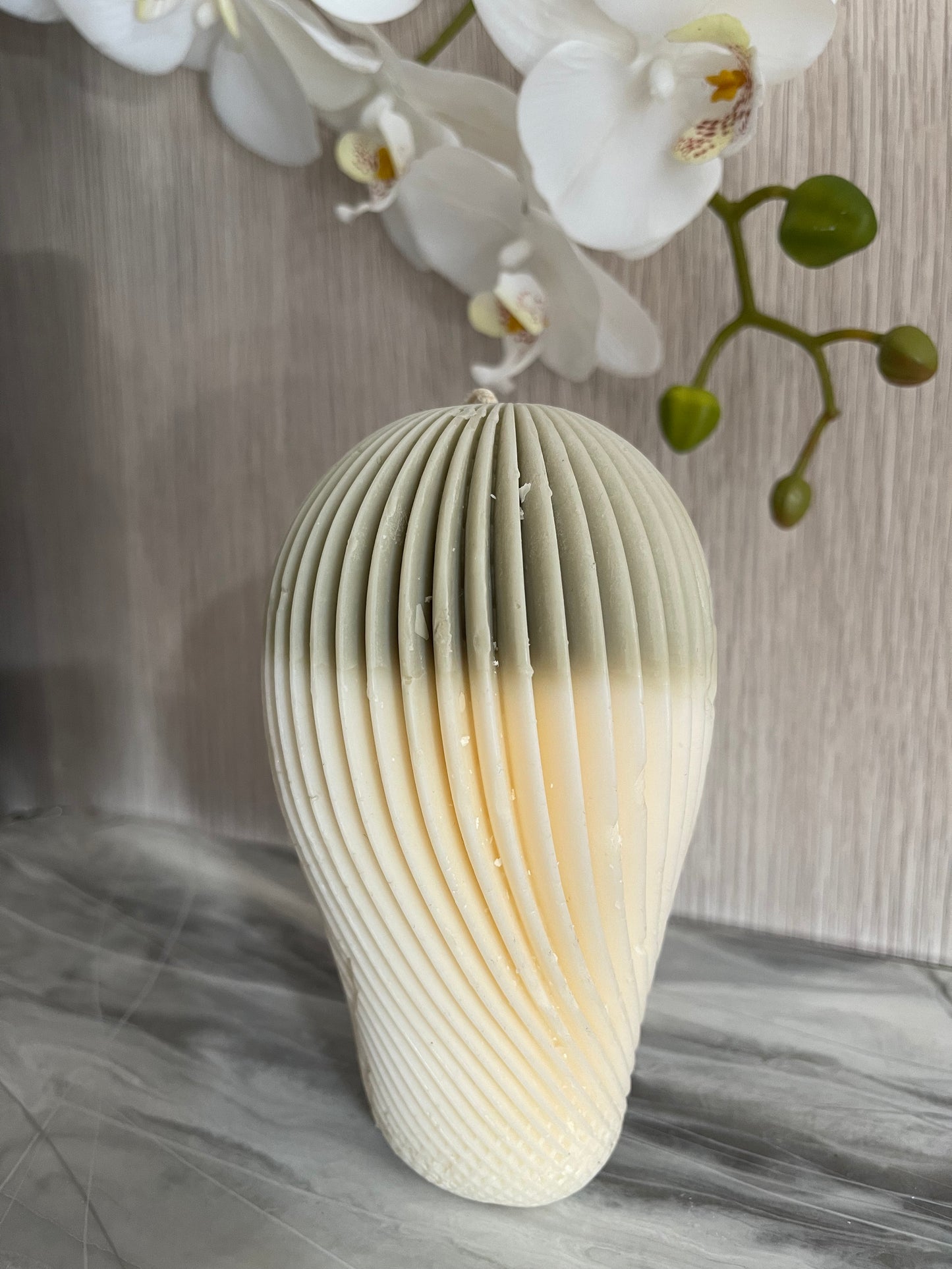 Twirling Vase Candle
